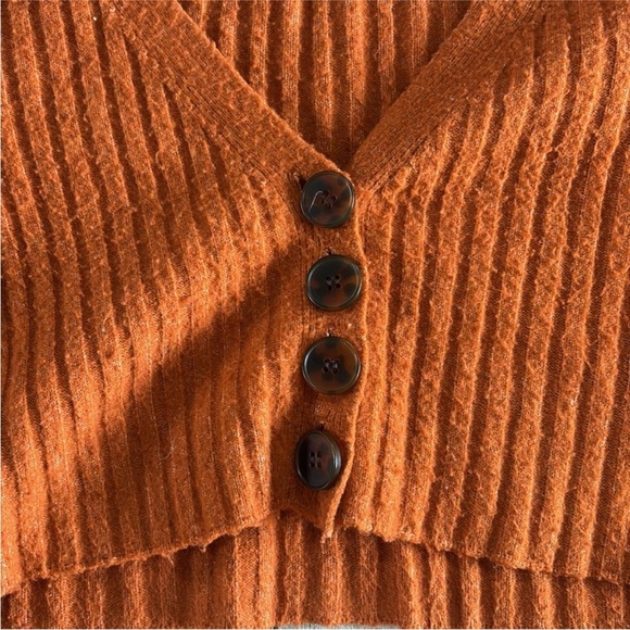 Urban Outfitters Size XS Burnt Orange Cropped Cardigan Sweater. - Picture 3 of 6